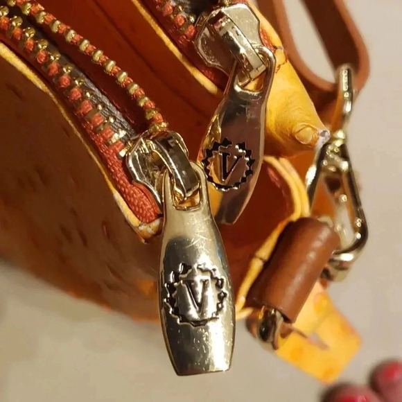 Valentina made in Italy leather shoulder bag - Picture 4 of 6